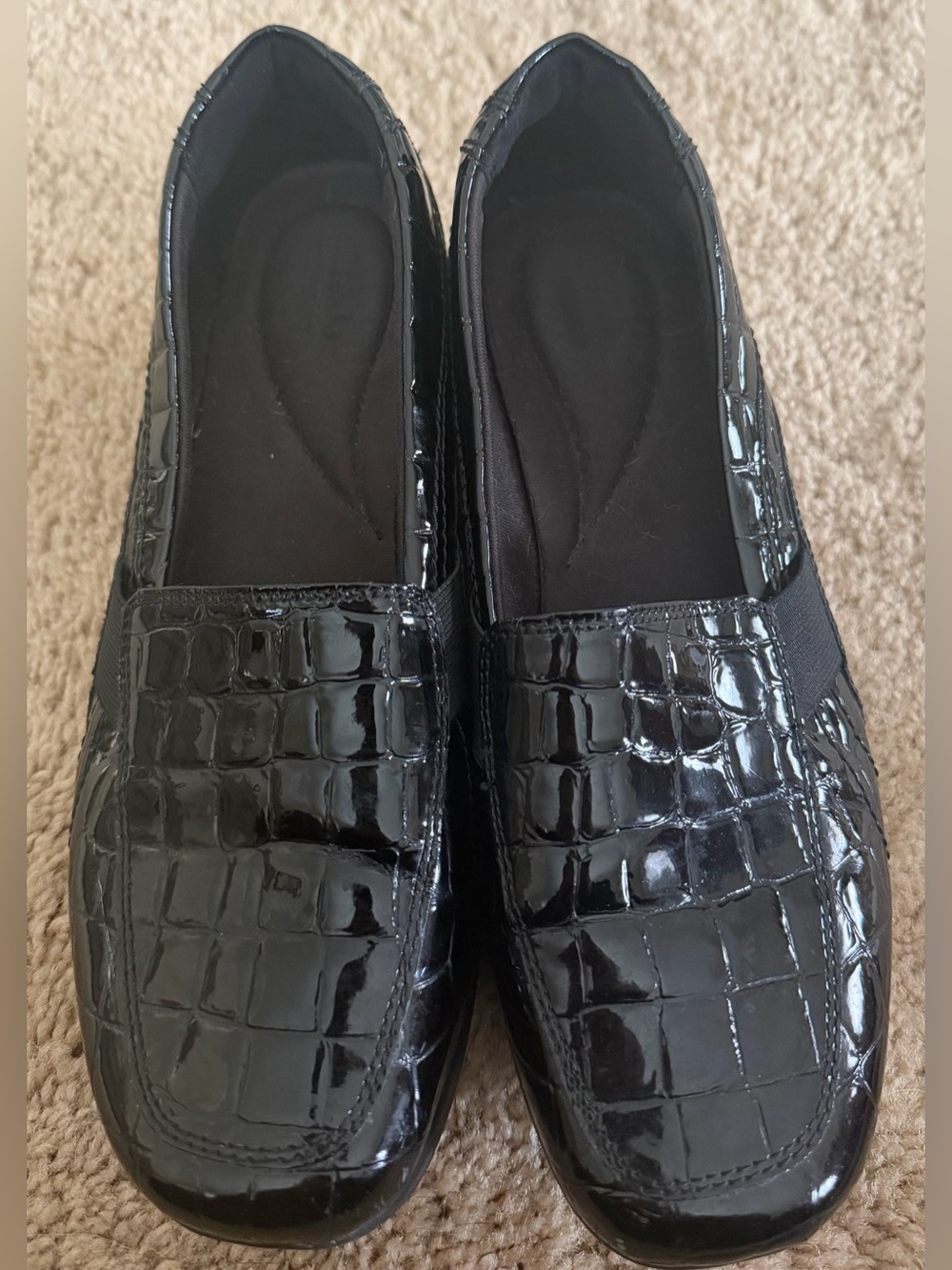 Clark’s Women’s Slip-On Croc Print Low Wedge Loafers Size 9